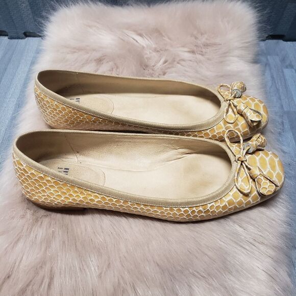 Stuart Weitzman snake embossed Flat Ballet tassel - Picture 2 of 5